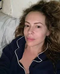Alyssa Milano sans maquillage ce que montrent vraiment ses selfies