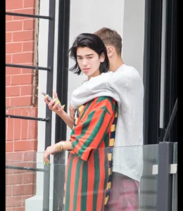 dua lipa sans maquillage en couple photos dates et contexte f17c 1